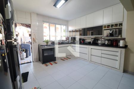 Casa de condomínio à venda com 170m², 2 quartos e 6 vagas Casa de condomínio à venda com 170m², 2 quartos e 6 vagasCozinha