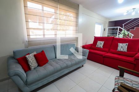 Casa de condomínio à venda com 170m², 2 quartos e 6 vagas Casa de condomínio à venda com 170m², 2 quartos e 6 vagasSala
