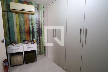 Casa de condomínio à venda com 170m², 2 quartos e 6 vagas Casa de condomínio à venda com 170m², 2 quartos e 6 vagasCloset