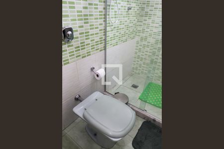 Casa de condomínio à venda com 170m², 2 quartos e 6 vagas Casa de condomínio à venda com 170m², 2 quartos e 6 vagasBanheiro da Suíte 2