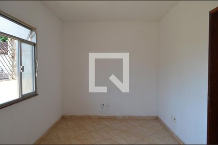 Sala de casa de condomínio para alugar com 2 quartos, 100m² em Taquara, Rio de Janeiro