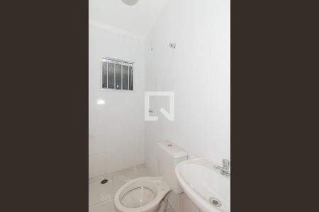 Banheiro de casa de condomínio para alugar com 1 quarto, 30m² em Chácara São João, São Paulo