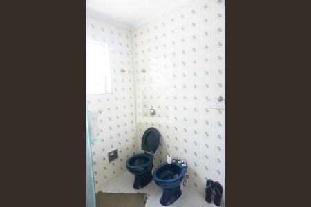 Casa à venda com 220m², 4 quartos e 4 vagasBanheiro da Suíte 1