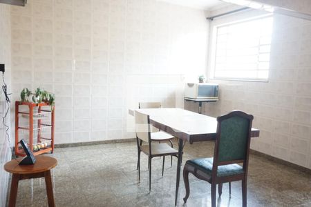 Casa à venda com 220m², 4 quartos e 4 vagasCozinha