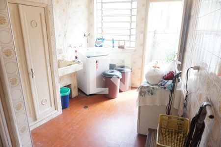 Casa à venda com 220m², 4 quartos e 4 vagasÁrea de Serviço