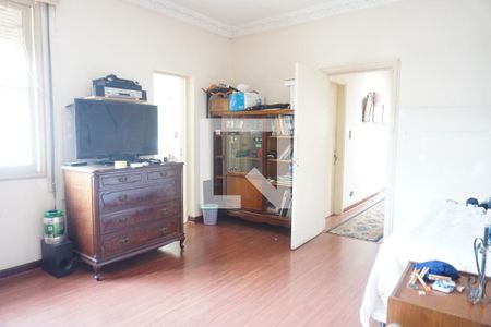 Casa à venda com 220m², 4 quartos e 4 vagasSuíte 1