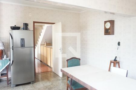 Casa à venda com 220m², 4 quartos e 4 vagasCozinha
