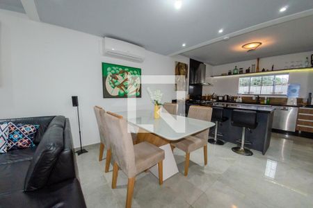 Sala de casa para alugar com 3 quartos, 180m² em São João do Rio Vermelho, Florianópolis