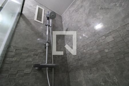 Apartamento à venda com 70m², 2 quartos e 2 vagasChuveiro
