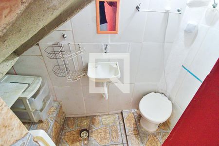 Banheiro de casa de condomínio para alugar com 1 quarto, 21m² em Parque Pinheiros, Taboão da Serra