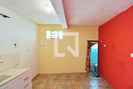 Quarto/Cozinha de casa de condomínio para alugar com 1 quarto, 21m² em Parque Pinheiros, Taboão da Serra