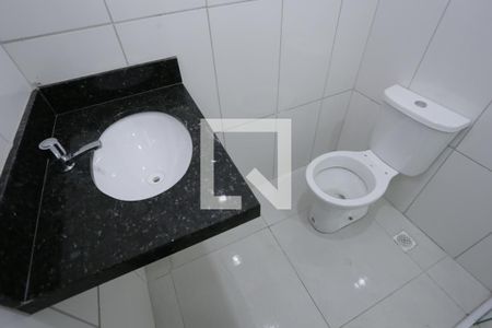 Casa de condomínio à venda com 80m², 2 quartos e 1 vagaBanheiro da Suíte 1