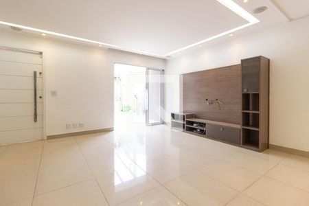 Casa à venda com 240m², 3 quartos e 2 vagasSala