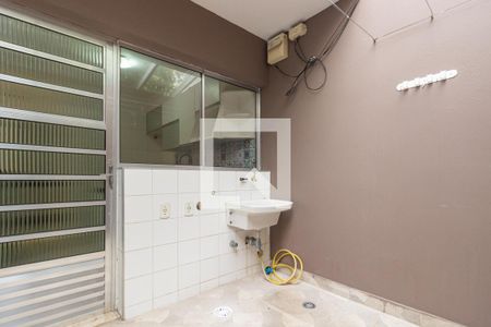 Casa à venda com 240m², 3 quartos e 2 vagasÁrea de Serviço