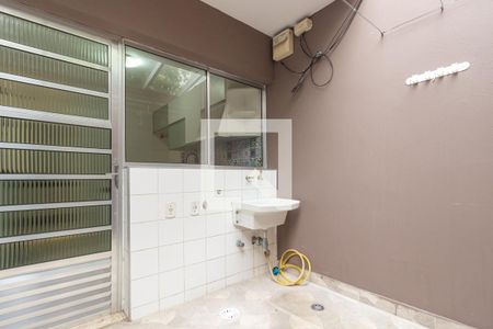 Casa à venda com 240m², 3 quartos e 2 vagasÁrea de Serviço