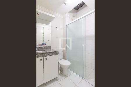 Casa à venda com 240m², 3 quartos e 2 vagasBanheiro