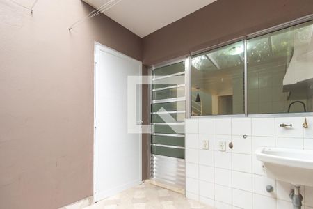 Casa à venda com 240m², 3 quartos e 2 vagasÁrea de Serviço