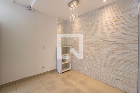 Casa à venda com 240m², 3 quartos e 2 vagasSala