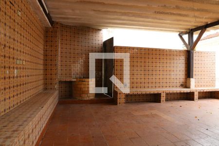 Casa à venda com 420m², 4 quartos e 4 vagas Casa à venda com 420m², 4 quartos e 4 vagasÁrea comum - Churrasqueira