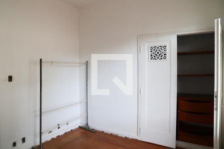 Casa à venda com 420m², 4 quartos e 4 vagas Casa à venda com 420m², 4 quartos e 4 vagasSuíte