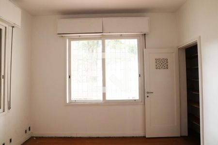 Casa à venda com 420m², 4 quartos e 4 vagas Casa à venda com 420m², 4 quartos e 4 vagasQuarto 2