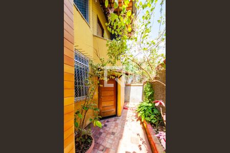 Casa de condomínio à venda com 80m², 2 quartos e sem vaga Casa de condomínio à venda com 80m², 2 quartos e sem vagaEntrada