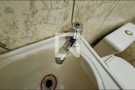 Casa de condomínio à venda com 80m², 2 quartos e sem vaga Casa de condomínio à venda com 80m², 2 quartos e sem vagaBanheiro de serviço