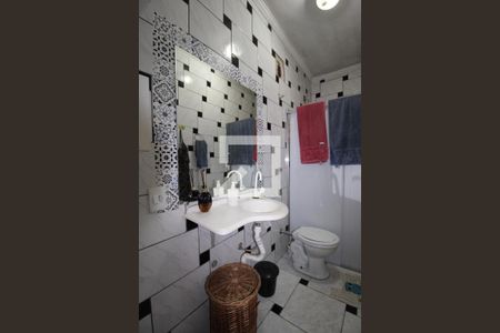 Casa à venda com 180m², 2 quartos e 3 vagasBanheiro Social