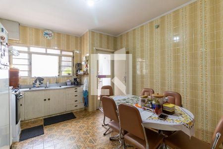 Casa à venda com 280m², 4 quartos e 4 vagasCozinha 