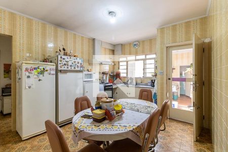 Casa à venda com 280m², 4 quartos e 4 vagasCozinha 