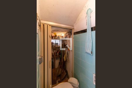 Casa à venda com 280m², 4 quartos e 4 vagasBanheiro de Serviço 