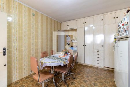 Casa à venda com 280m², 4 quartos e 4 vagasCozinha 