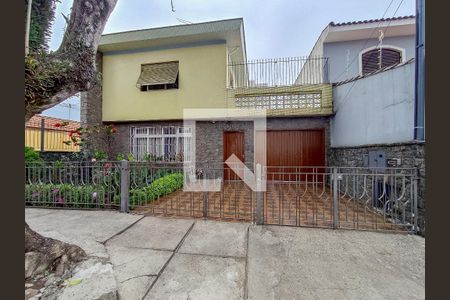 Casa à venda com 280m², 4 quartos e 4 vagasFachada 