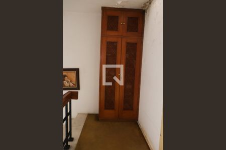 Casa à venda com 224m², 4 quartos e 2 vagas Casa à venda com 224m², 4 quartos e 2 vagasCorredor