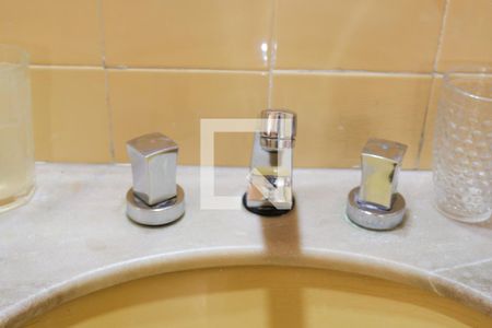 Casa à venda com 224m², 4 quartos e 2 vagas Casa à venda com 224m², 4 quartos e 2 vagasDetalhe do Banheiro da Suite