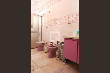 Casa à venda com 224m², 4 quartos e 2 vagas Casa à venda com 224m², 4 quartos e 2 vagasBanheiro 1