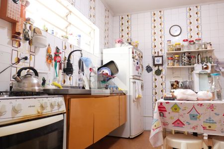 Casa à venda com 224m², 4 quartos e 2 vagas Casa à venda com 224m², 4 quartos e 2 vagasCozinha