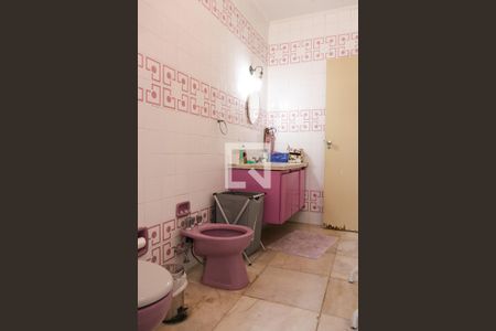 Casa à venda com 224m², 4 quartos e 2 vagas Casa à venda com 224m², 4 quartos e 2 vagasBanheiro 1