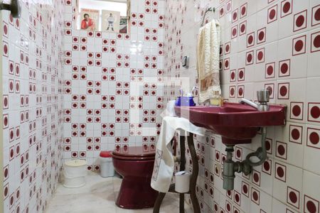 Casa à venda com 224m², 4 quartos e 2 vagas Casa à venda com 224m², 4 quartos e 2 vagasnull