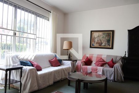 Casa à venda com 224m², 4 quartos e 2 vagas Casa à venda com 224m², 4 quartos e 2 vagasSala de Estar