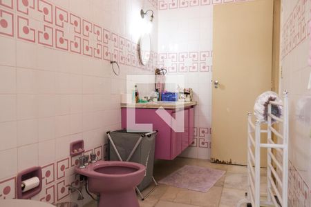 Casa à venda com 224m², 4 quartos e 2 vagas Casa à venda com 224m², 4 quartos e 2 vagasBanheiro 1