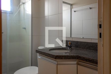 Banheiro de apartamento para alugar com 2 quartos, 53m² em Jardim Patrícia, Uberlândia