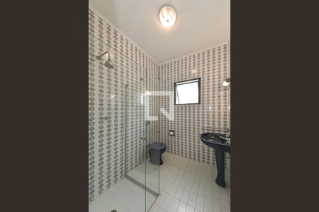 Casa à venda com 350m², 3 quartos e 3 vagasBanheiro da Suíte 2