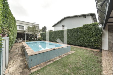 Casa à venda com 350m², 3 quartos e 3 vagasPiscina