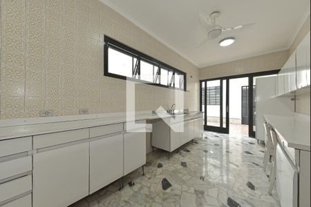 Casa à venda com 350m², 3 quartos e 3 vagasCozinha