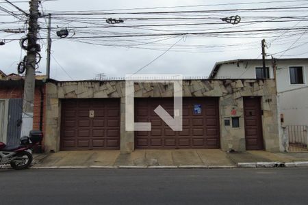 Casa à venda com 350m², 3 quartos e 3 vagasFachada