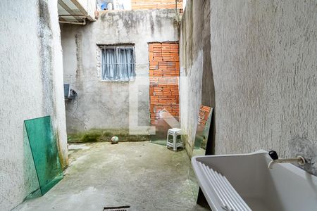 Vista da Cozinha de casa para alugar com 1 quarto, 18m² em Jardim Santa Izabel, Ferraz de Vasconcelos
