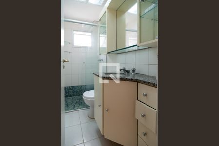 Banheiro Social de apartamento para alugar com 2 quartos, 50m² em Jardim Aeroporto, São Paulo