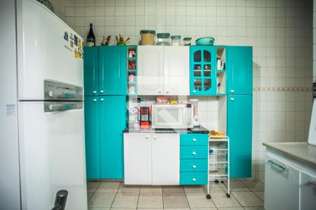 Casa à venda com 140m², 4 quartos e 6 vagas Casa à venda com 140m², 4 quartos e 6 vagasCozinha - Armários