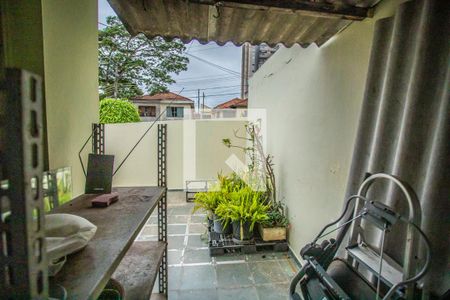 Casa à venda com 140m², 4 quartos e 6 vagas Casa à venda com 140m², 4 quartos e 6 vagasVista